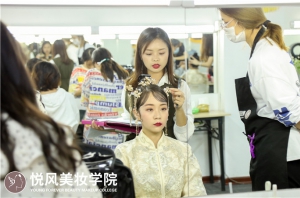 什么样的学校才是正规的化妆学校？