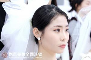 为什么孩子学美妆选悦风？家长关心的答案在这里！
